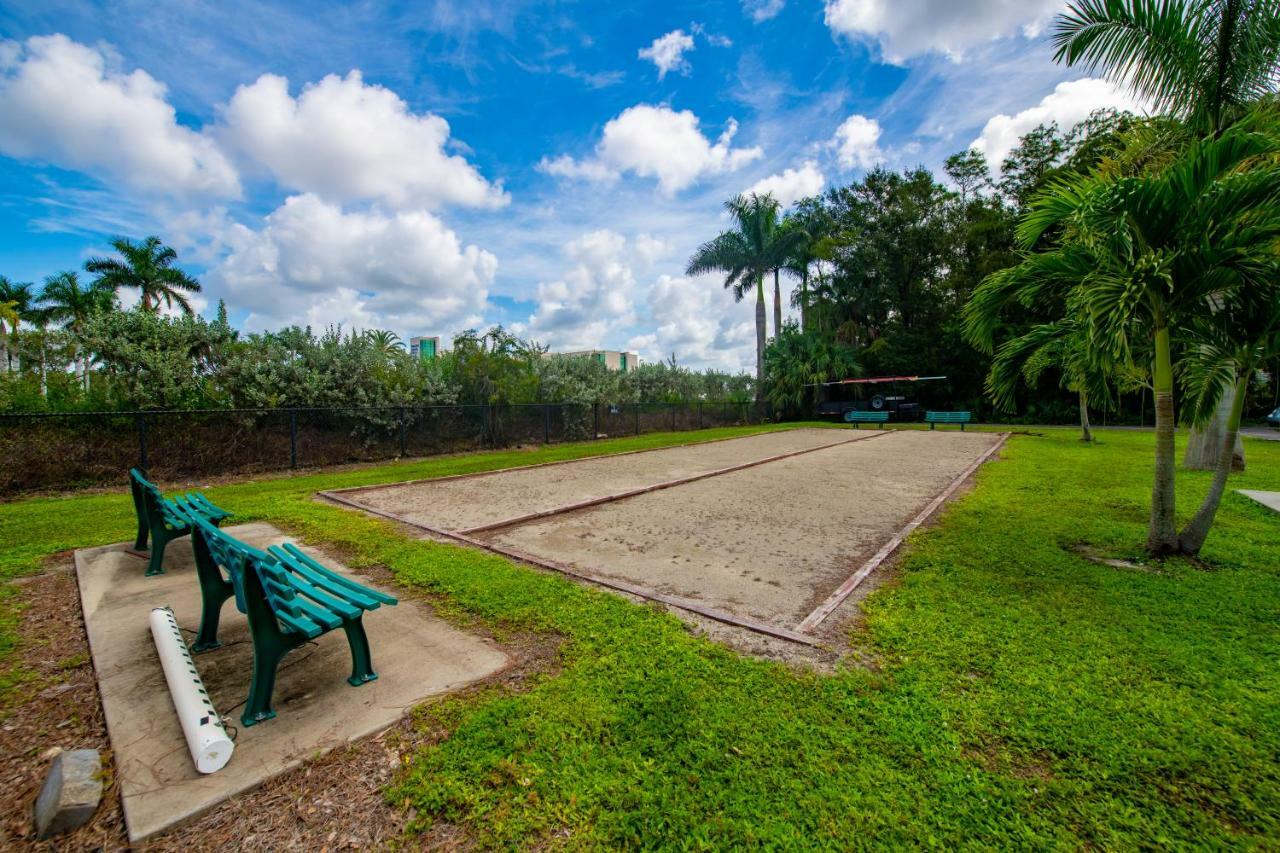 Naples Rv Resort Naples Manor Extérieur photo